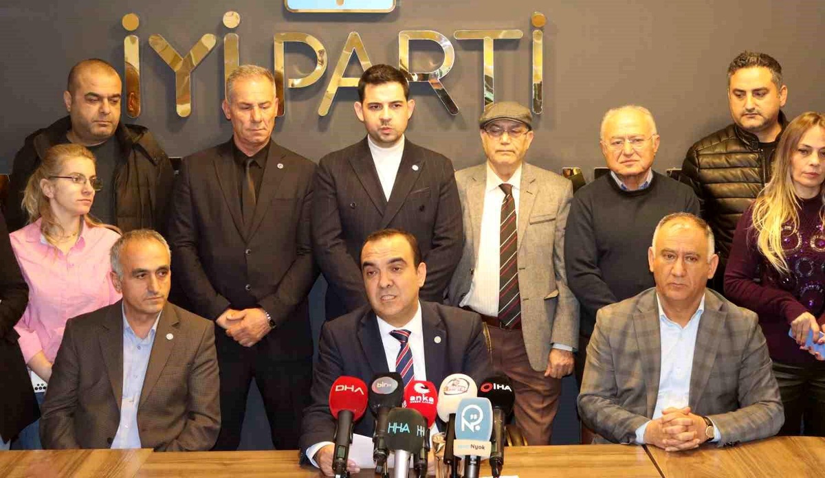İYİ Parti İzmir İl Başkanı Sinan Bezircilioğlu Görevden Alındı