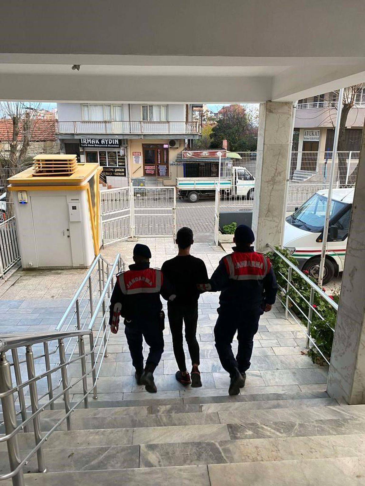 Manisa\'da Aranan 2 Şüpheli Yakalandı
