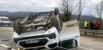 Zonguldak'ta kum yüklü kamyonun çarptığı kazada 1 ölü, 2 yaralı