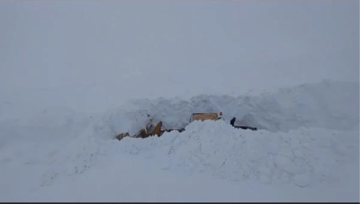 Bingöl\'ün Karlıova ilçesinde kar kalınlığı 4 metreyi geçti