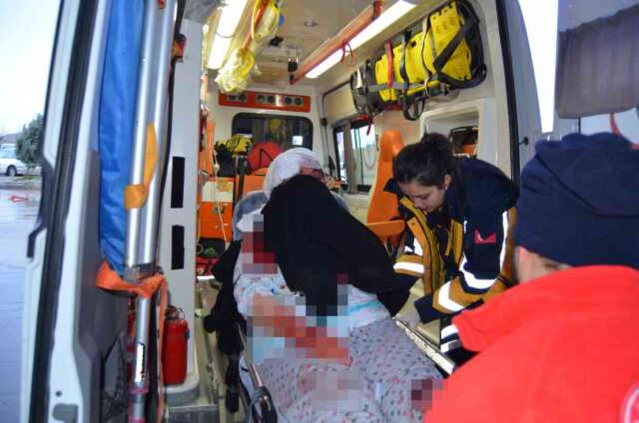 Kavga eden 40 yılık çift, vazo ile birbirini yaraladı! Kocanın sözleri pes dedirtti Kavga eden 40 yılık çift, vazo ile birbirini yaraladı! Kocanın sözleri pes dedirtti