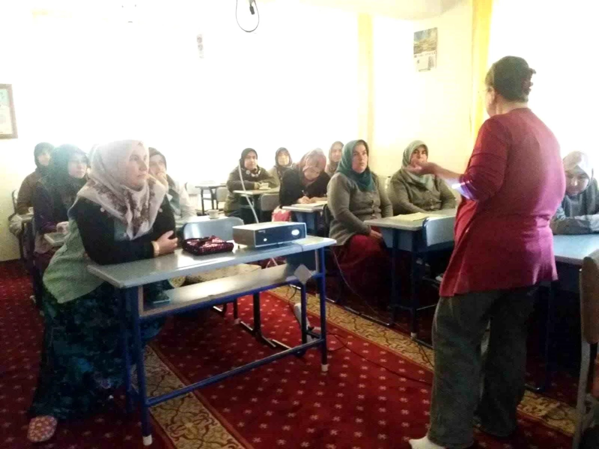 Afyonkarahisar\'da Kadınlara Kırsal Alanda Girişimcilik Eğitimi Verildi