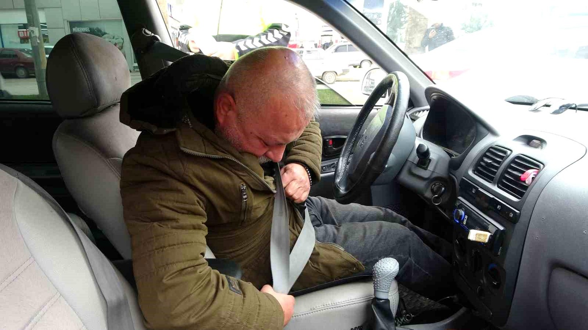 Kozan\'da Trafik Ekipleri Emniyet Kemeri ve Telefon Kullanımı Konusunda Uyarıyor