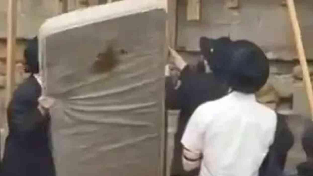 New York'tan sonra Moskova'da da sinagog altına inşa edilen gizli tünel bulundu New York'tan sonra Moskova'da da sinagog altına inşa edilen gizli tünel bulundu