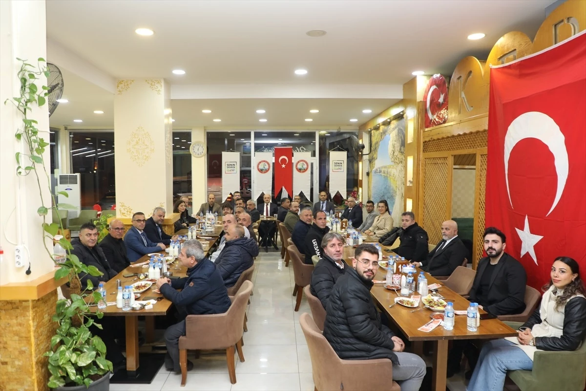 Nizip Belediye Başkanı Mehmet Sarı, Gazetecilerle Bir Araya Geldi
