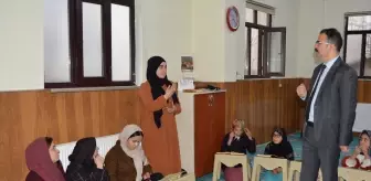 Hakkari Şemdinli Kaymakamı Ali Ekber Ateş, Kur'an kurslarını ziyaret etti
