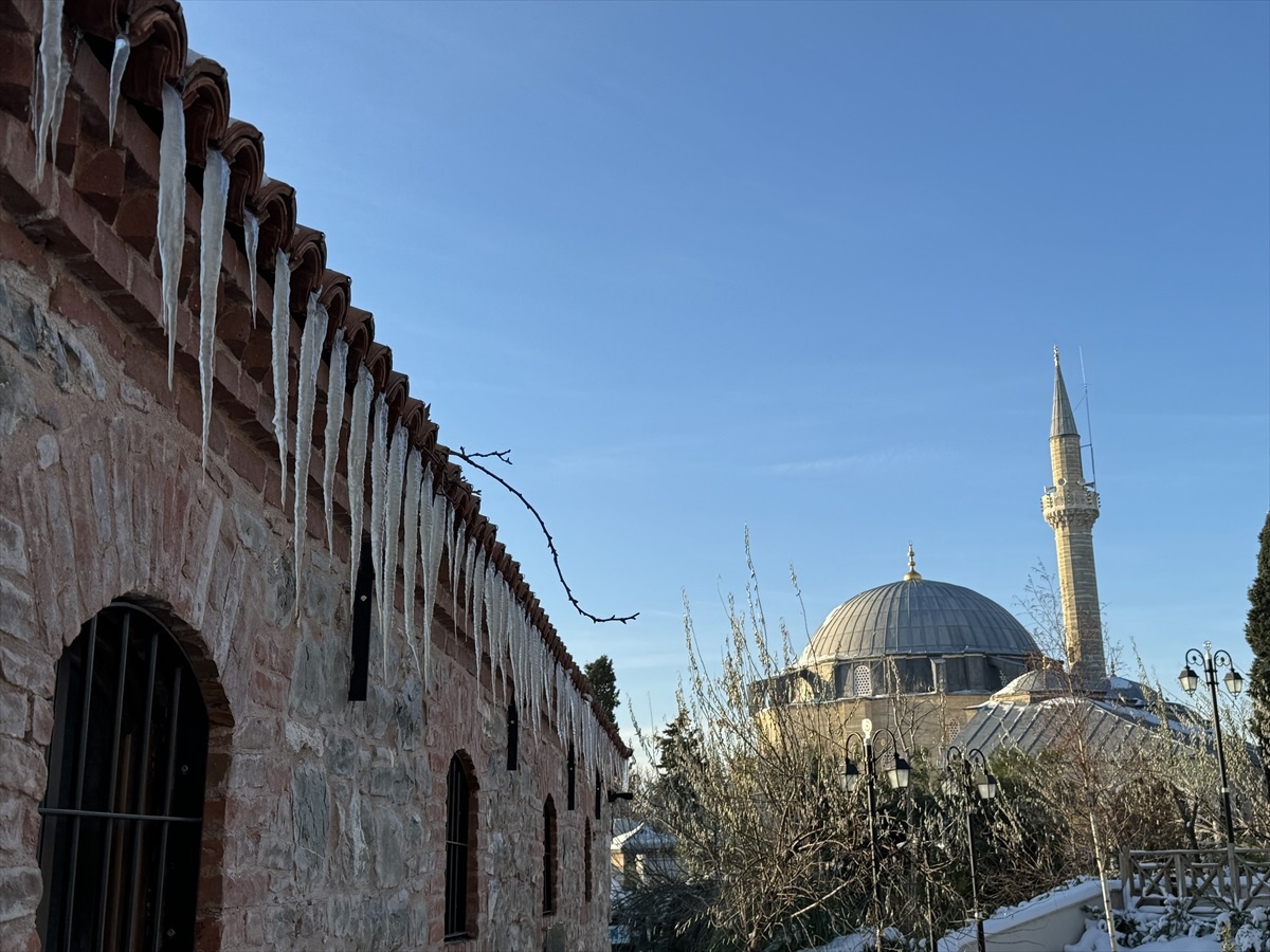 Tekirdağ\'da Soğuk Hava Hayatı Olumsuz Etkiledi