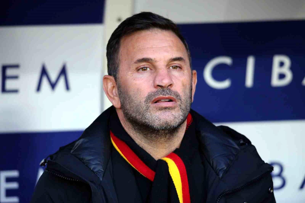 Sivasspor ile Galatasaray arasındaki erteleme maçı golsüz eşitlikle başladı