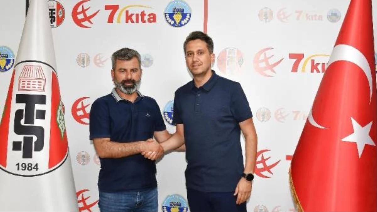 Turgutluspor\'da teknik direktör Ramazan Çelik istifasını geri aldı