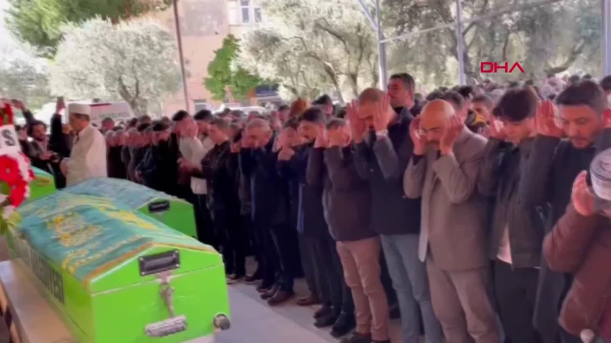 Aydın\'da viyadük kazasında hayatını kaybeden 3 kişinin cenazesi toprağa verildi