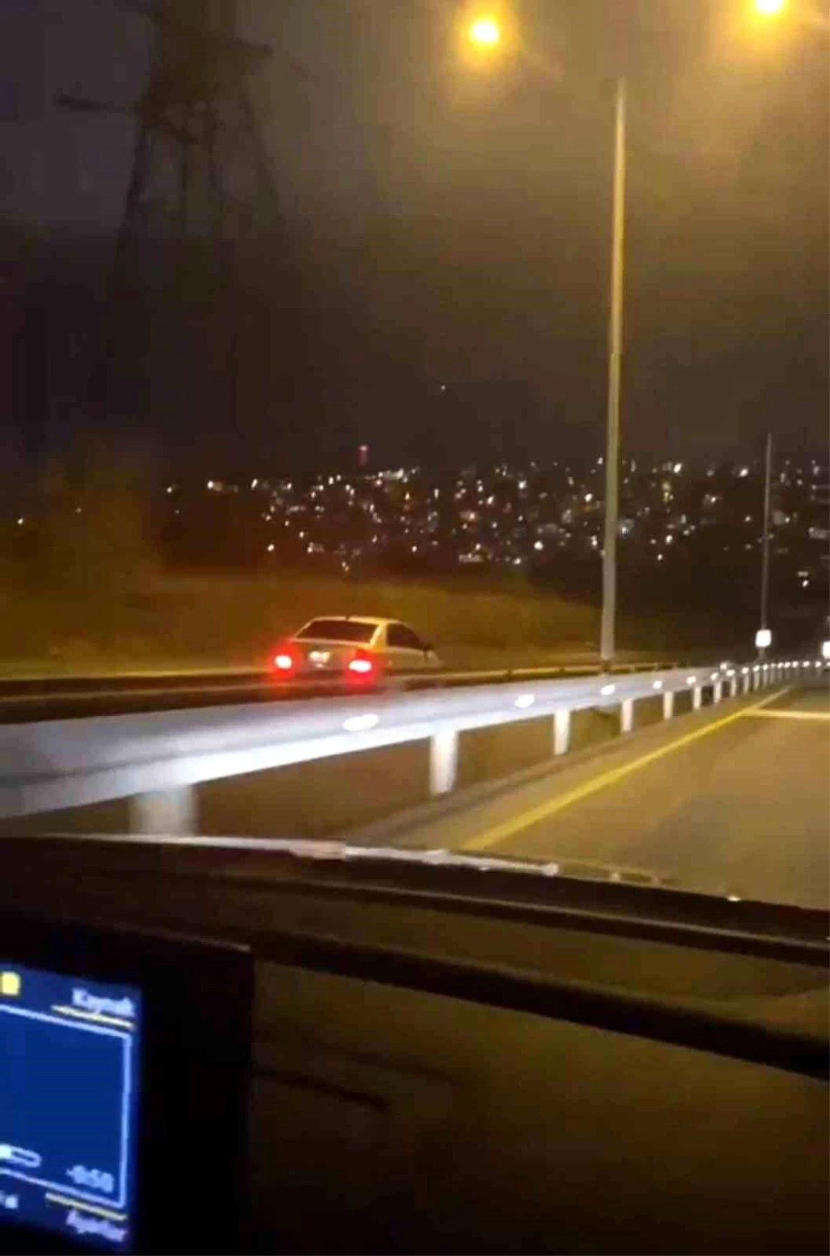 Serdivan\'da Ters Yönde İlerleyen Otomobil Tehlike Saçtı