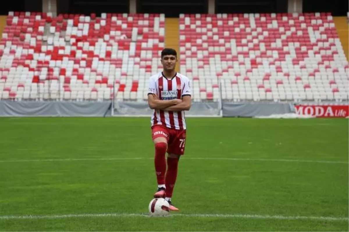 Sivassporlu Yunus Emre Konak, Brentford\'a transfer oldu