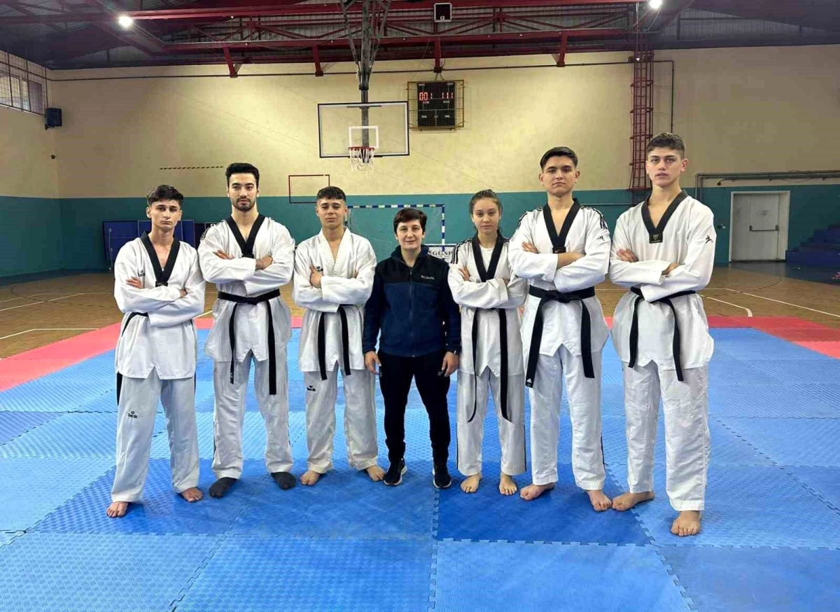 Yunusemre Belediyespor Taekwondo Takımı Türkiye Şampiyonası\'na katılma hakkı elde etti