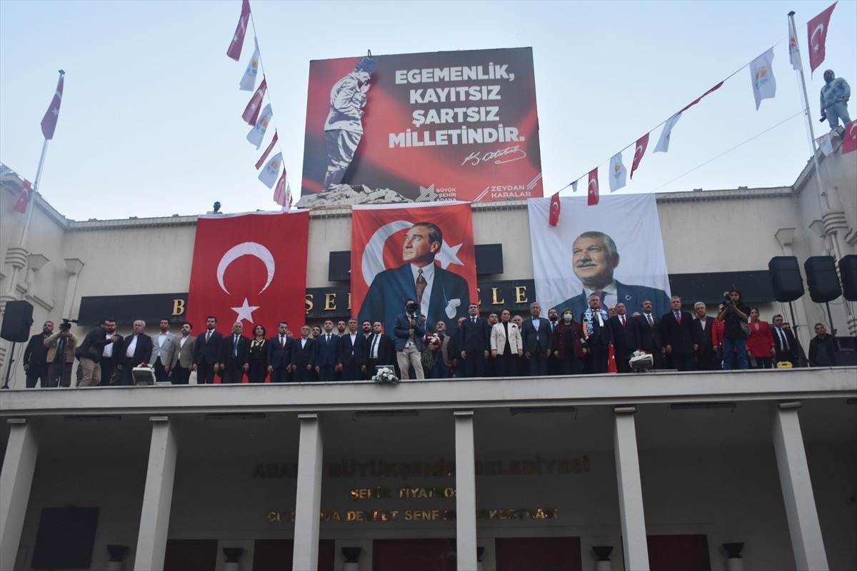 Zeydan Karalar, Adana\'da vatandaşlarla buluştu