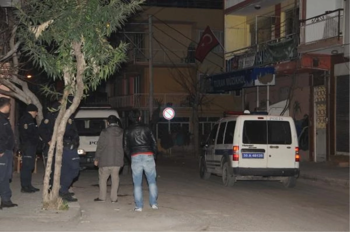 İzmir\'de bıçaklı kavgada ölümle sonuçlanan olayın cinayet hükümlüsü yakalandı