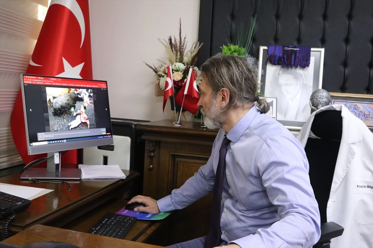 Atatürk Üniversitesi Araştırma Hastanesi Başhekimi Prof. Dr. Bilgehan Erkut, \'Yılın Kareleri\' oylamasına katıldı
