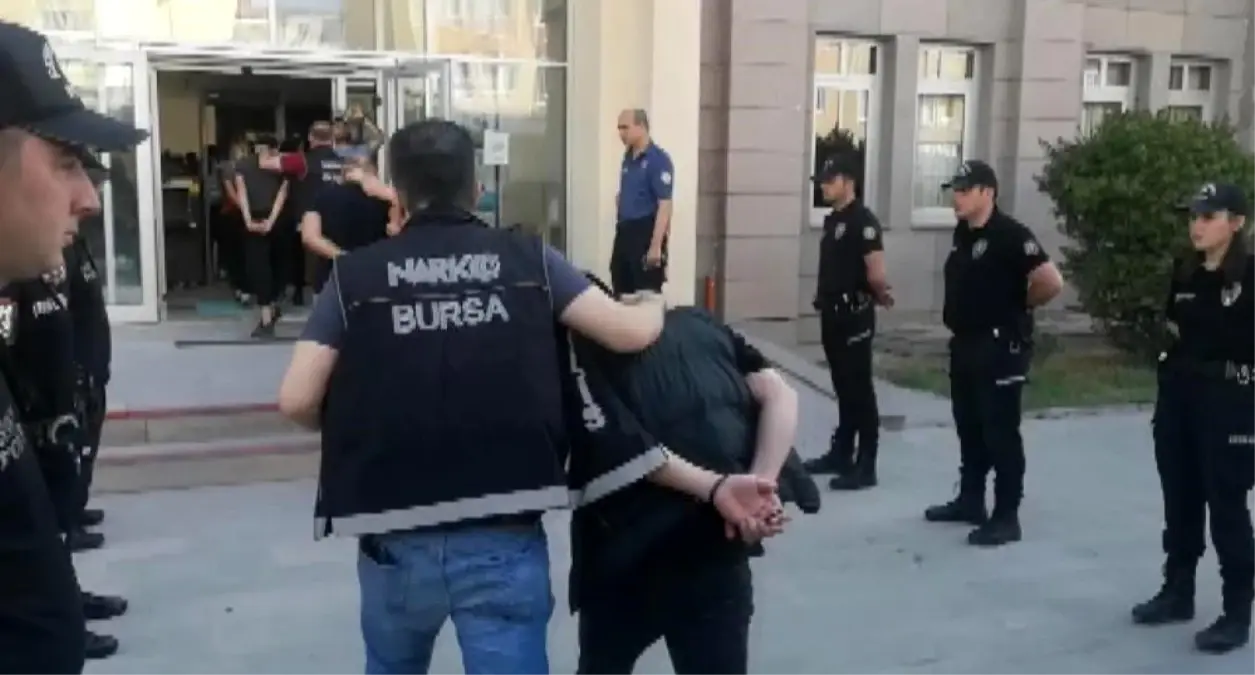 Bursa\'da Uyuşturucu Ticareti Yapan Şahıslara Operasyon