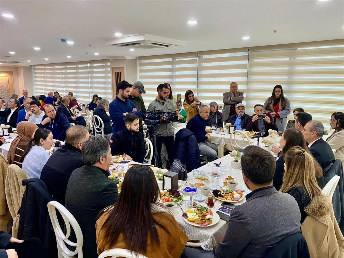 CHP Aksaray İl Başkanı Bilal Özdemir, Gazetecilerle Bir Araya Geldi