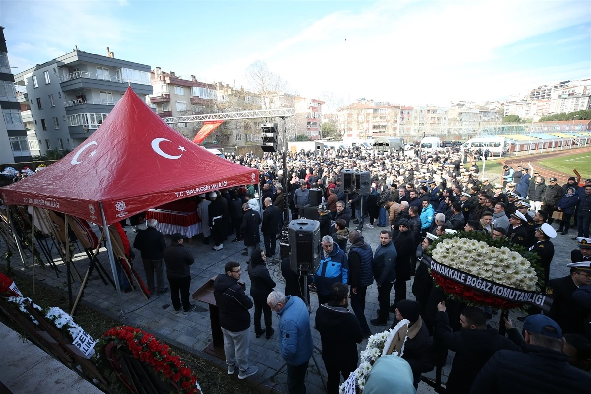 Denizkurdu Tatbikatı\'nda şehit olan dalgıç Bahadır Canbulat\'ın cenazesi toprağa verildi
