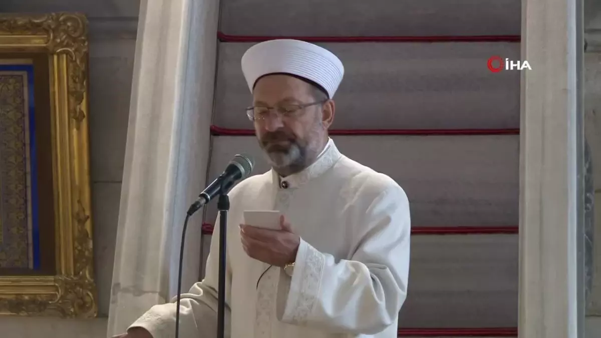 Diyanet İşleri Başkanı Ali Erbaş, Fatih Camii\'nde Cuma hutbesini okudu