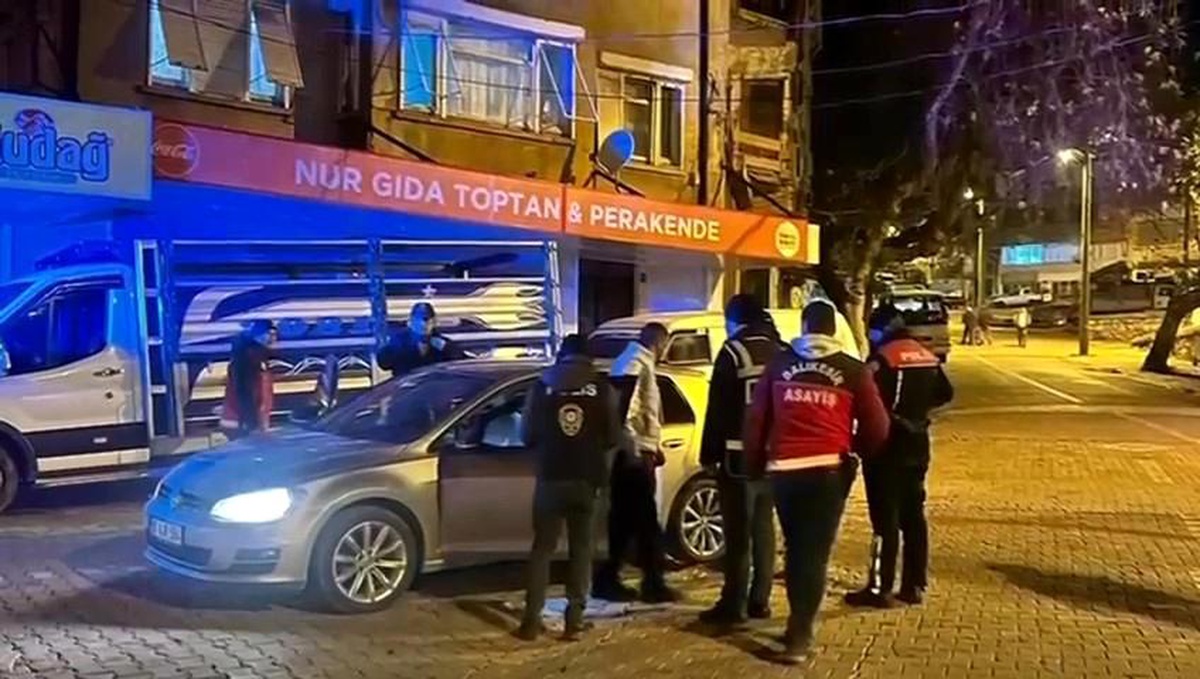 Edremit\'te yapılan uygulamada 15 aranan şahıs yakalandı