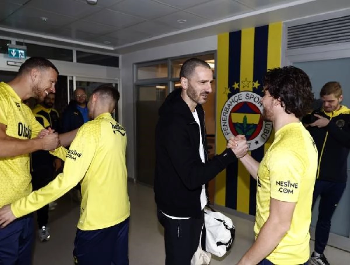 Fenerbahçe\'ye katılan Leonardo Bonucci takım arkadaşlarıyla tanıştı