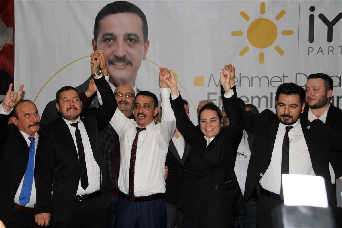 İYİ Parti Genel Başkan Yardımcısı Ayyüce Türkeş Taş, Erdemli\'de partililerle buluştu