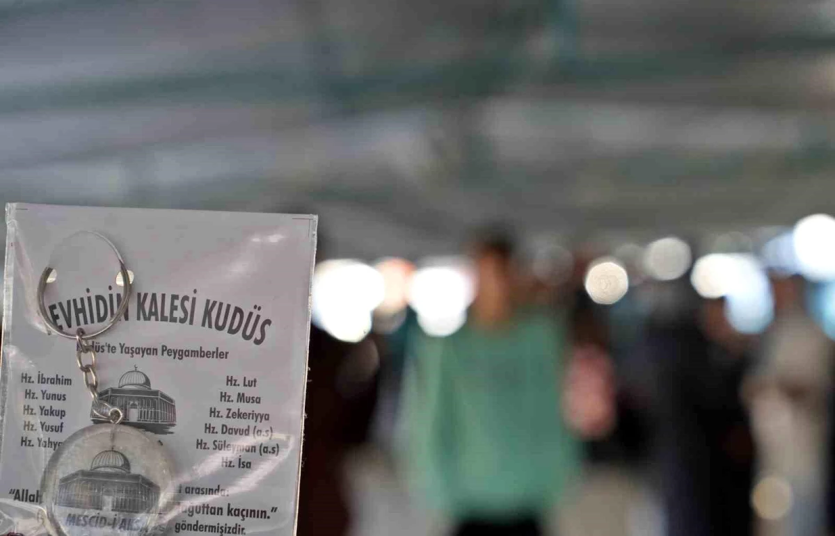 Antalya\'da Filistin\'e destek için düzenlenen programda el emeği ürünler satışa sunuldu