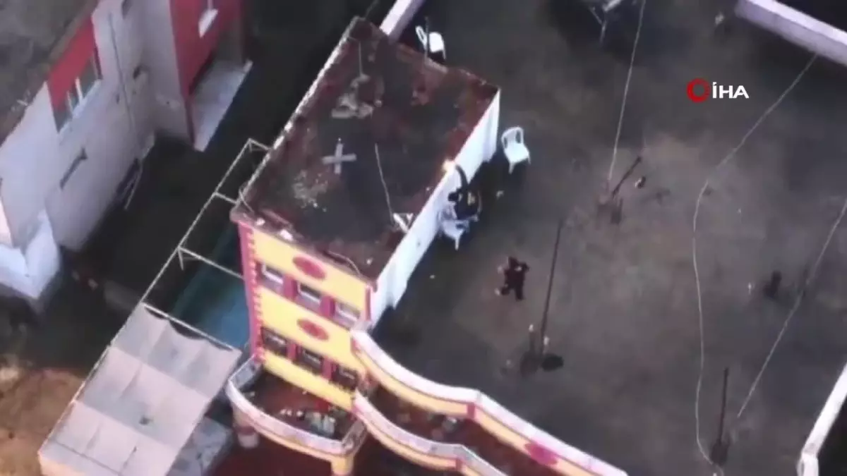 Kılık değiştirerek, maymuncukla ev ve iş yerlerini soyan hırsızlar yakalandı