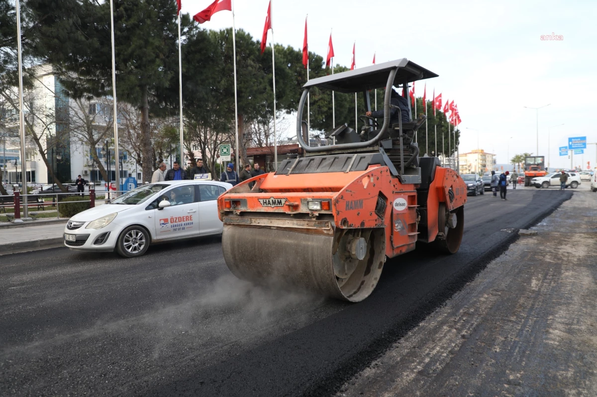 Menderes Belediyesi, Atatürk Caddesi\'nde asfaltlama çalışmalarına başladı