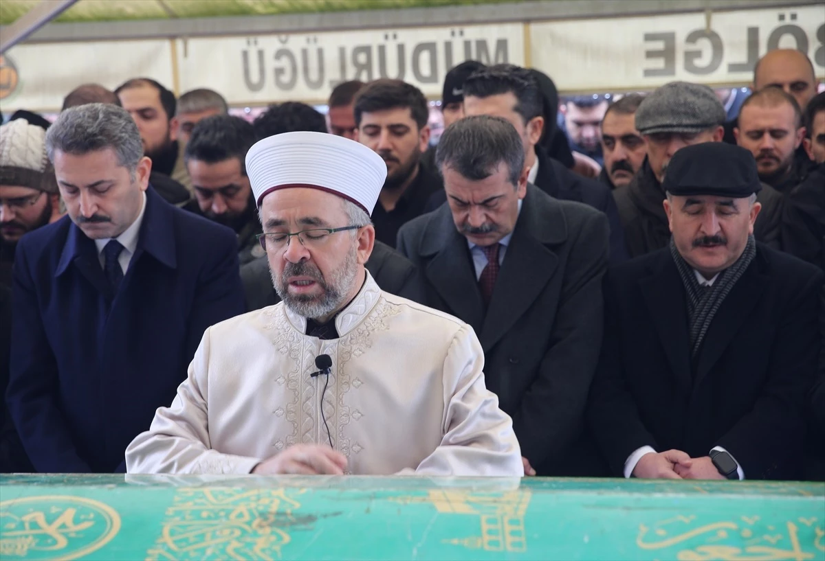 Milli Eğitim Bakanı Yusuf Tekin, Şadi İşeri\'nin cenaze namazına katıldı