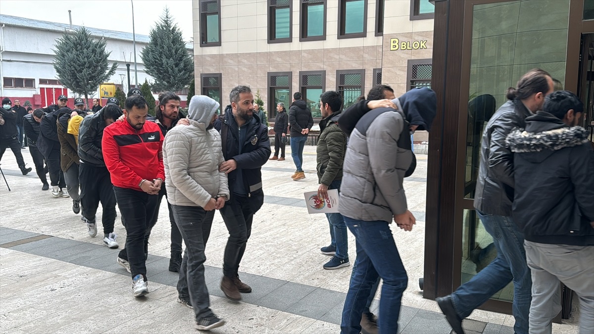Sosyal medyadan sahte "kiralık bungalov" ilanlarıyla dolandırıcılık yapanlara operasyon