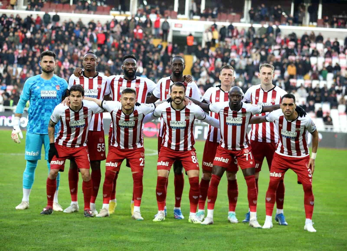 Sivasspor, Galatasaray ile berabere kalarak yenilmezlik serisini sürdürdü