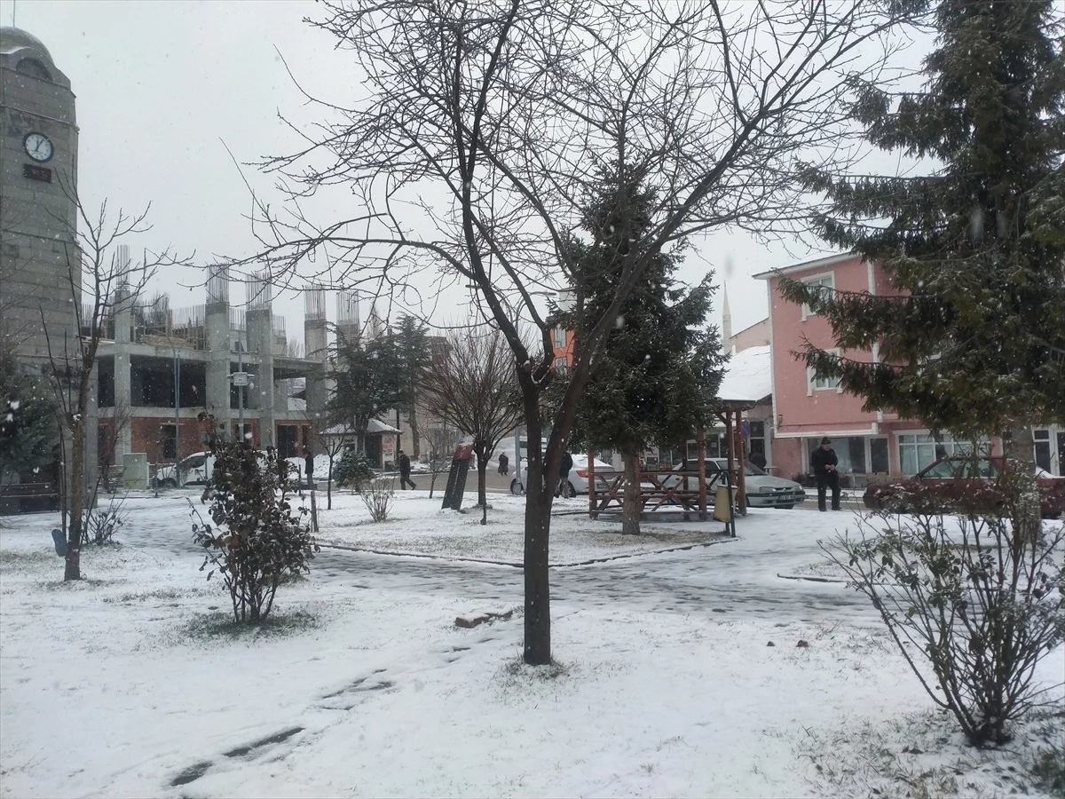 Tokat\'ın yüksek kesimlerinde etkili olan kar yağışı devam ediyor
