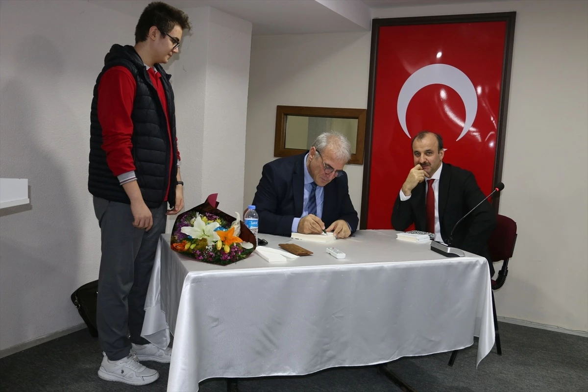 Trabzon\'da Yunus Emre ve Türkçemiz konulu söyleşi düzenlendi