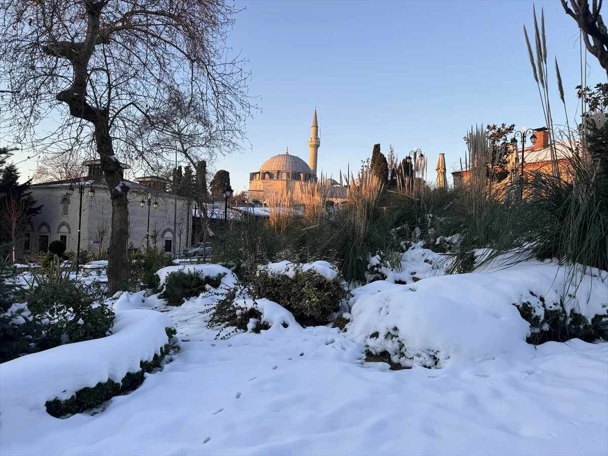 Trakya\'da Kar Yağışı Sonrası Soğuk Hava Etkili Olmaya Devam Ediyor