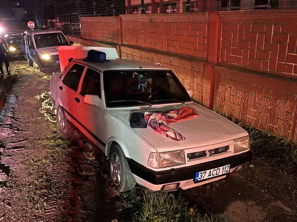 Kocaeli'de Polisin 'dur' Ihtarına Uymayan Alkollü Ve Ehliyetsiz Sürücü ...