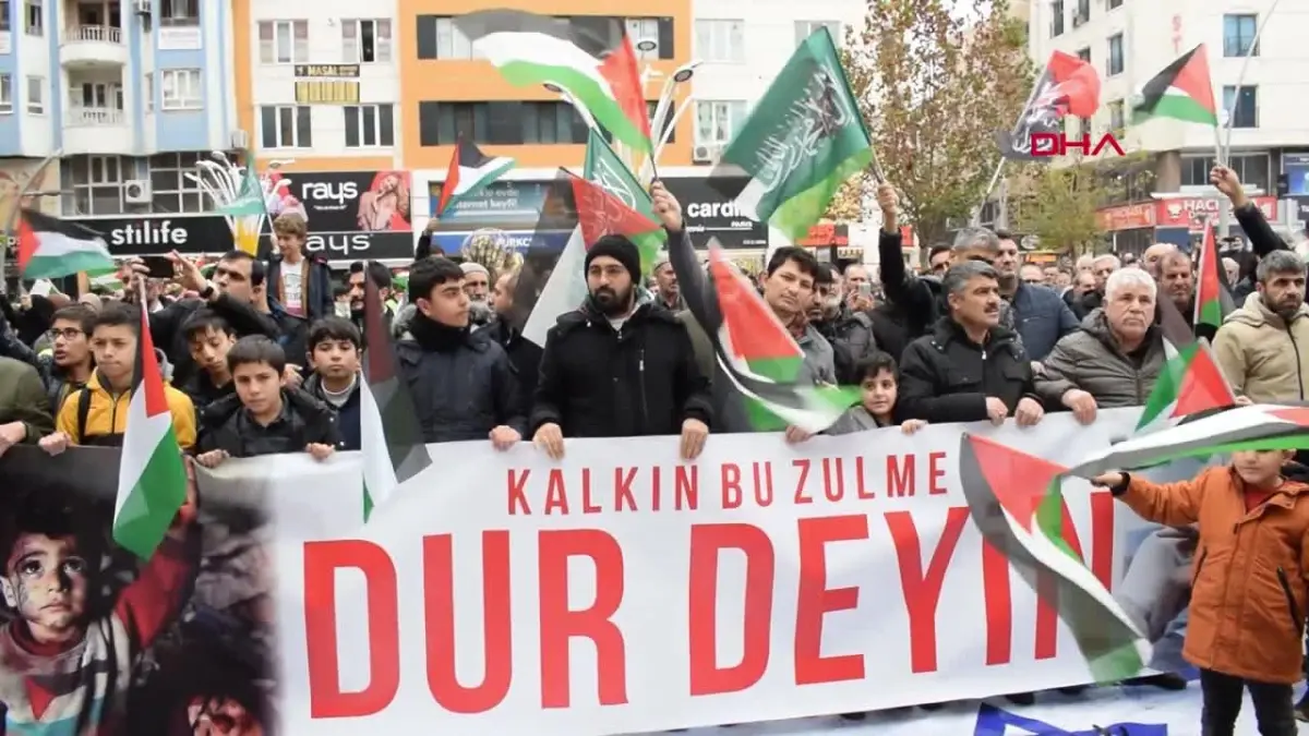 Batman\'da İsrail\'in Gazze\'ye yönelik saldırılarını protesto eden sivil toplum kuruluşları ateşkes çağrısı yaptı