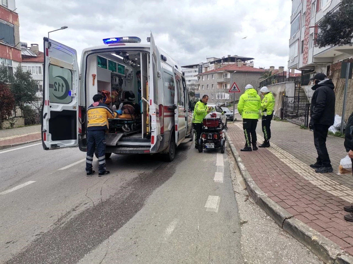 Bursa\'da elektrikli motosiklet kaza yaptı, sürücü hafif yaralandı