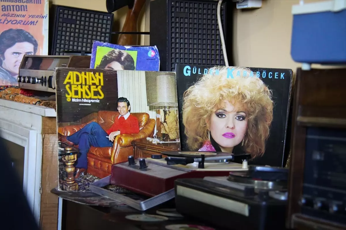 İskenderun\'da Eski Eşyaların Muhafazası İçin Kulübe Yaptırdı