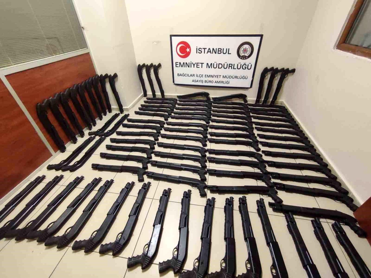 Bağcılar\'da 86 Pompalı Tüfek Ele Geçirildi, 2 Kişi Gözaltına Alındı