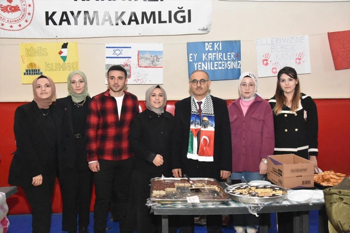 Erzurum\'da Öğrencilerin Katkısıyla Filistin\'e Yardım Kermesi Düzenlendi