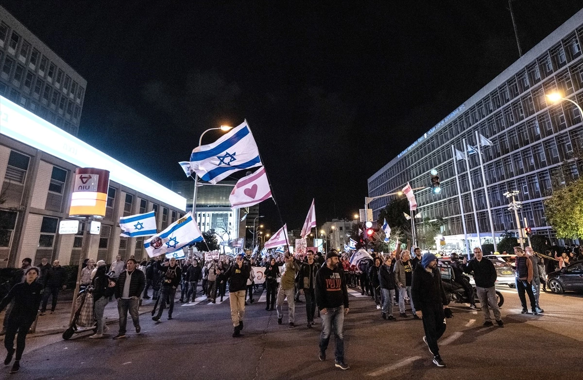 İsrailliler erken seçime gidilmesi için sokaklara döküldü