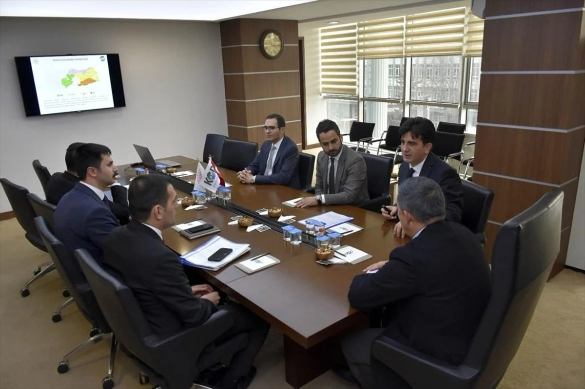 Kırşehir Valisi Konya\'da çeşitli ziyaretlerde bulundu