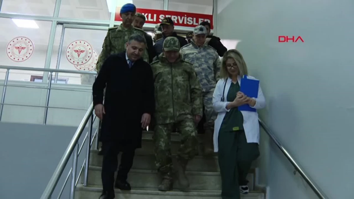 Deniz, Kara ve Hava Kuvvetleri Komutanları Pençe-Kilit Harekatı bölgesinde yaralanan askerleri ziyaret etti