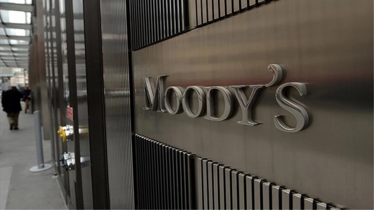 Moody\'s Türkiye\'nin kredi notunu teyit etti ve not görünümünü pozitife çevirdi