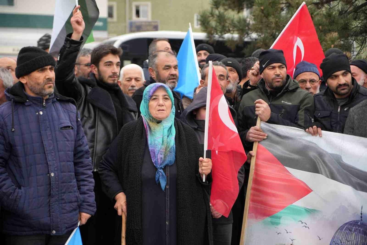 Niğde\'de Şehitleri Anma ve Filistin\'e destek yürüyüşü düzenlendi