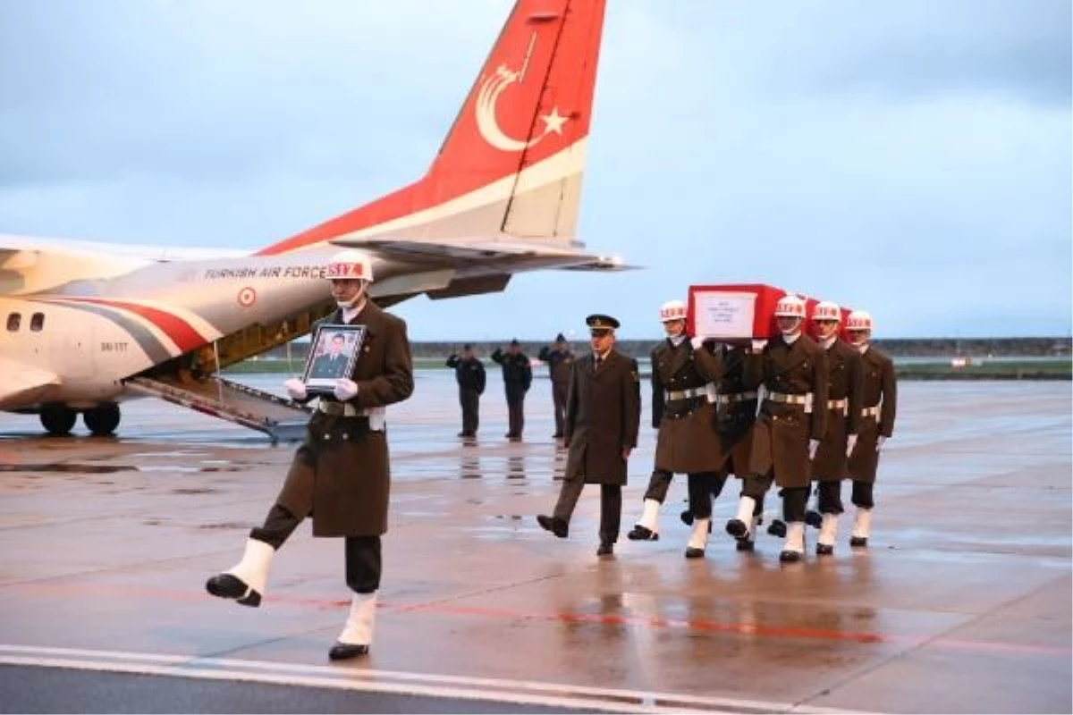 Pençe-Kilit Harekatı\'nda şehit olan Piyade Uzman Çavuş Ahmet Köroğlu\'nun cenazesi memleketine gönderildi