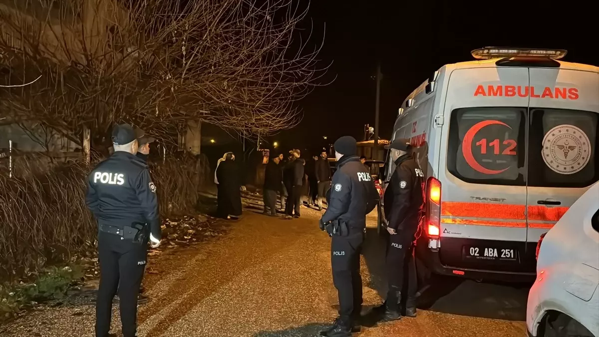 Pençe-Kilit Harekatı\'nda şehit olan Piyade Uzman Çavuş\'un ailesine şehadet haberi ulaştırıldı