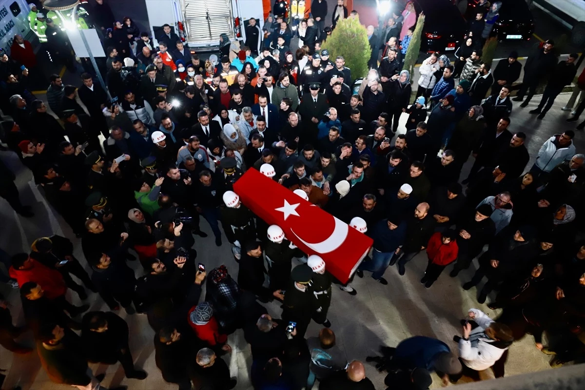 Pençe-Kilit Harekatı\'nda şehit olan Piyade Üsteğmen Gökhan Delen\'in cenazesi Aksaray\'a getirildi
